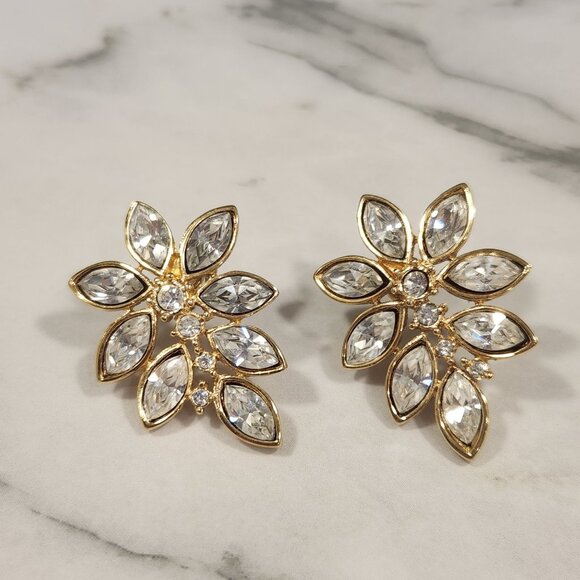 Vintage Gold-Tone Floral Crystal Stud Earrings With Clear Rhinestones - Picture 3 of 8